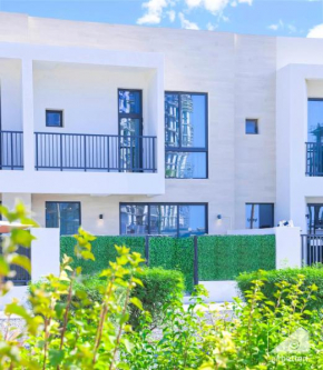 Comfort & Views 3B Apt in Marbella, RAK